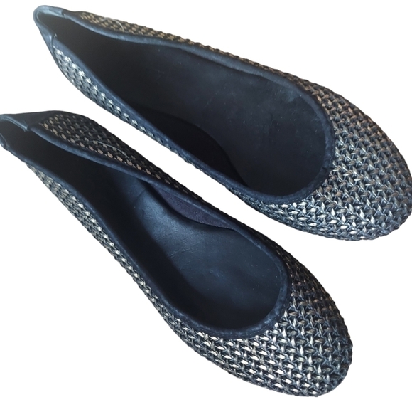 10 Schutz black and gold flats - Picture 3 of 7